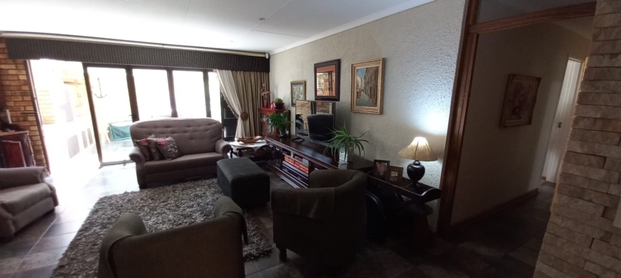 To Let 3 Bedroom Property for Rent in La Provance Free State